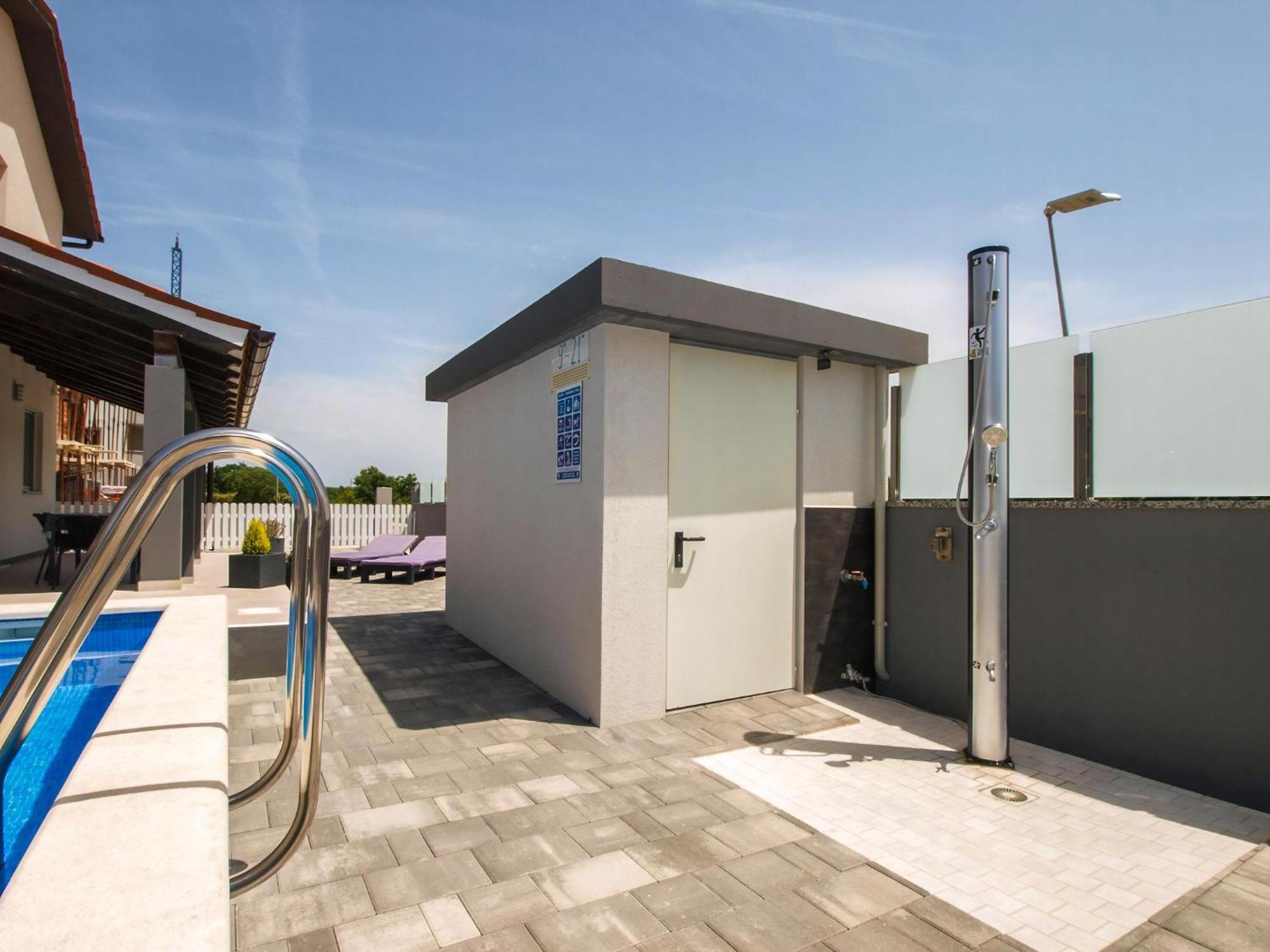 Wohnung Mit Grill, Pool Und Terrasse Štinjan Buitenkant foto